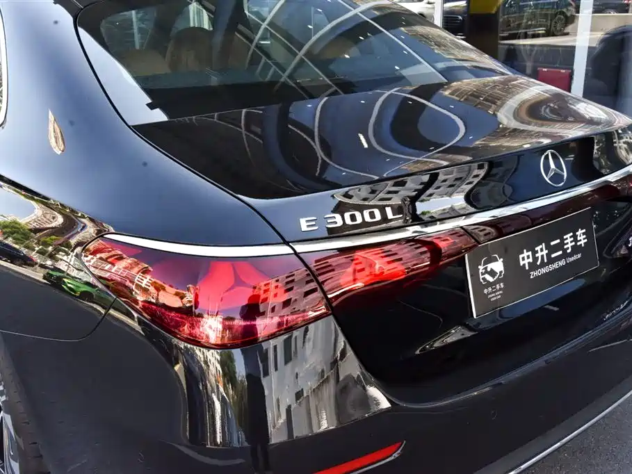 Mercedes-Benz E-Class, миниатюра 8