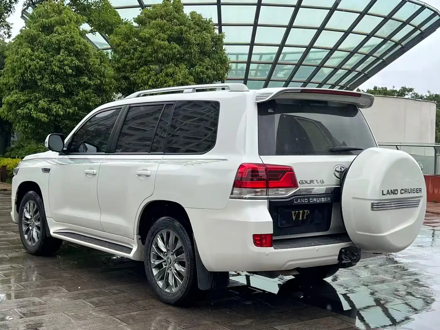 Toyota Land Cruiser (Import) 2015 4.6L V8 Middle East Limited Edition фото 4