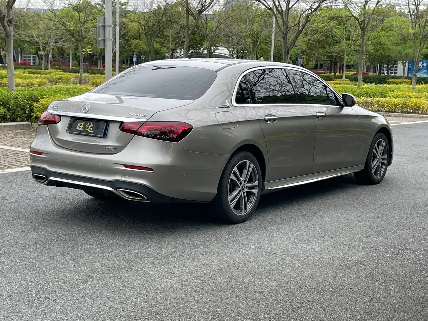 MERCEDES-BENZ E CLASS