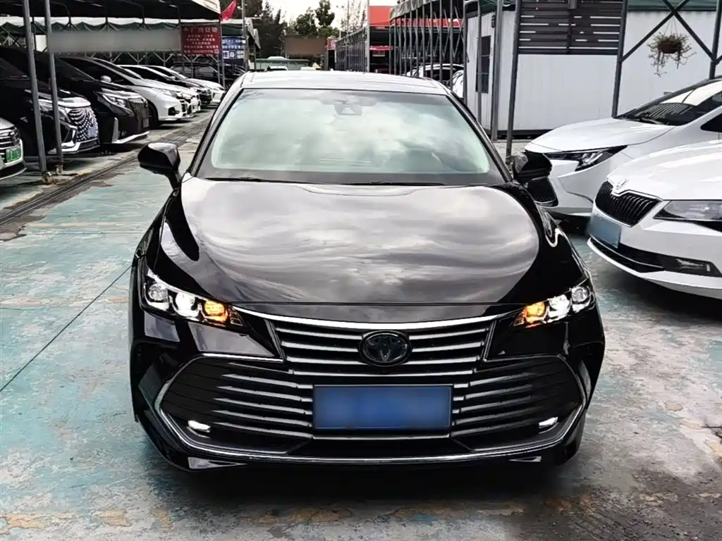 Toyota Avalon 2019 Hybrid 2.5L XLE Premium Edition China VI фото 3