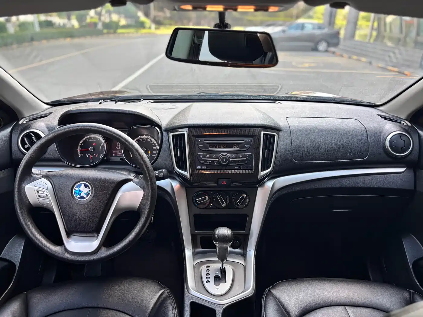Venucia T70 2016 2015 2.0L CVT Ruixing Edition