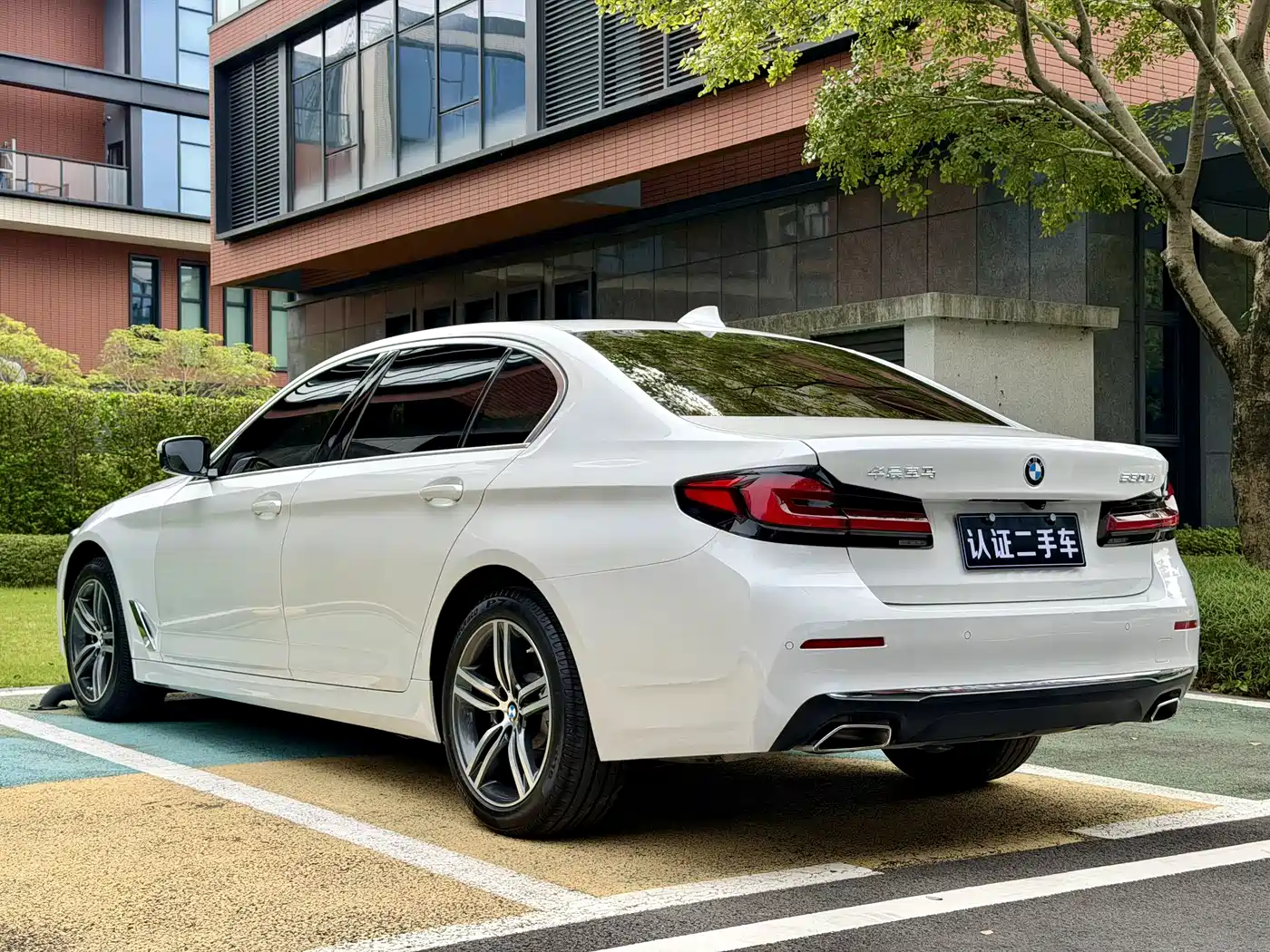 BMW 5 SERIES