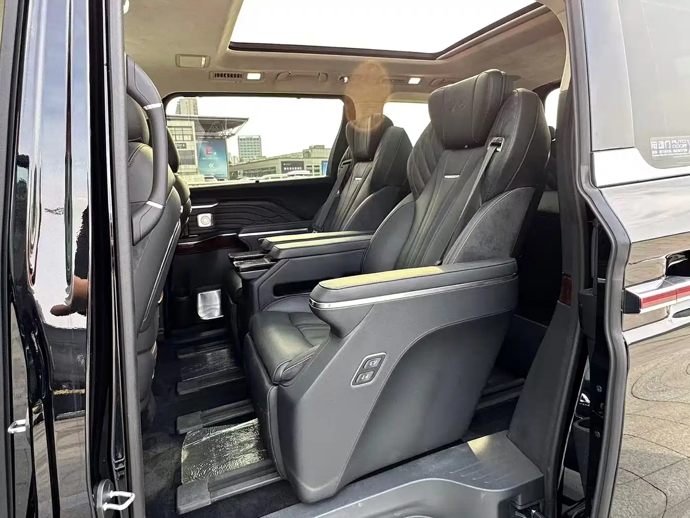 Hongqi HQ9 2023 2.0T Smart Connect Flagship фото 9