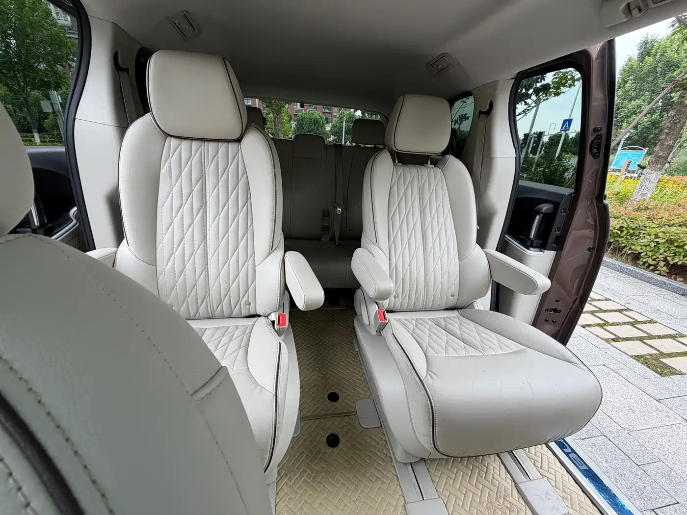 Buick GL8 2021 Land Business Class 652T Luxury фото 11