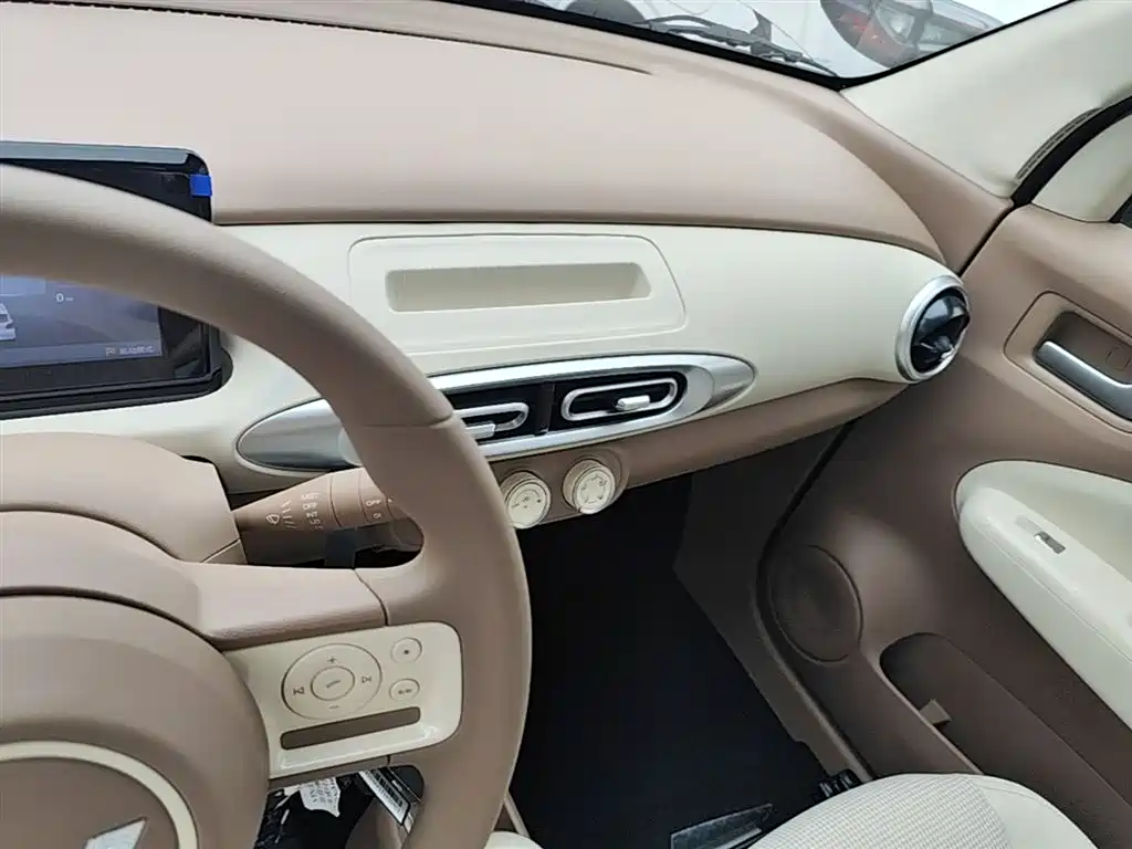 Wuling Motors Hongguang MINIEV 2026 2025 4-Door Advanced