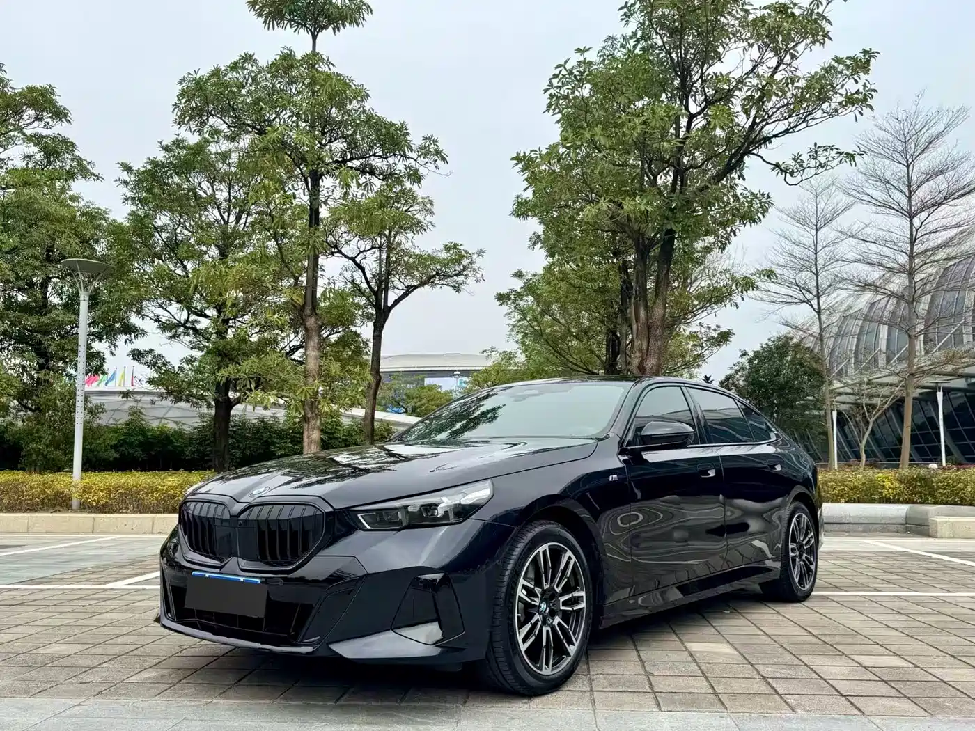 BMW 5 Series 2025 530Li Leading M Sport Package