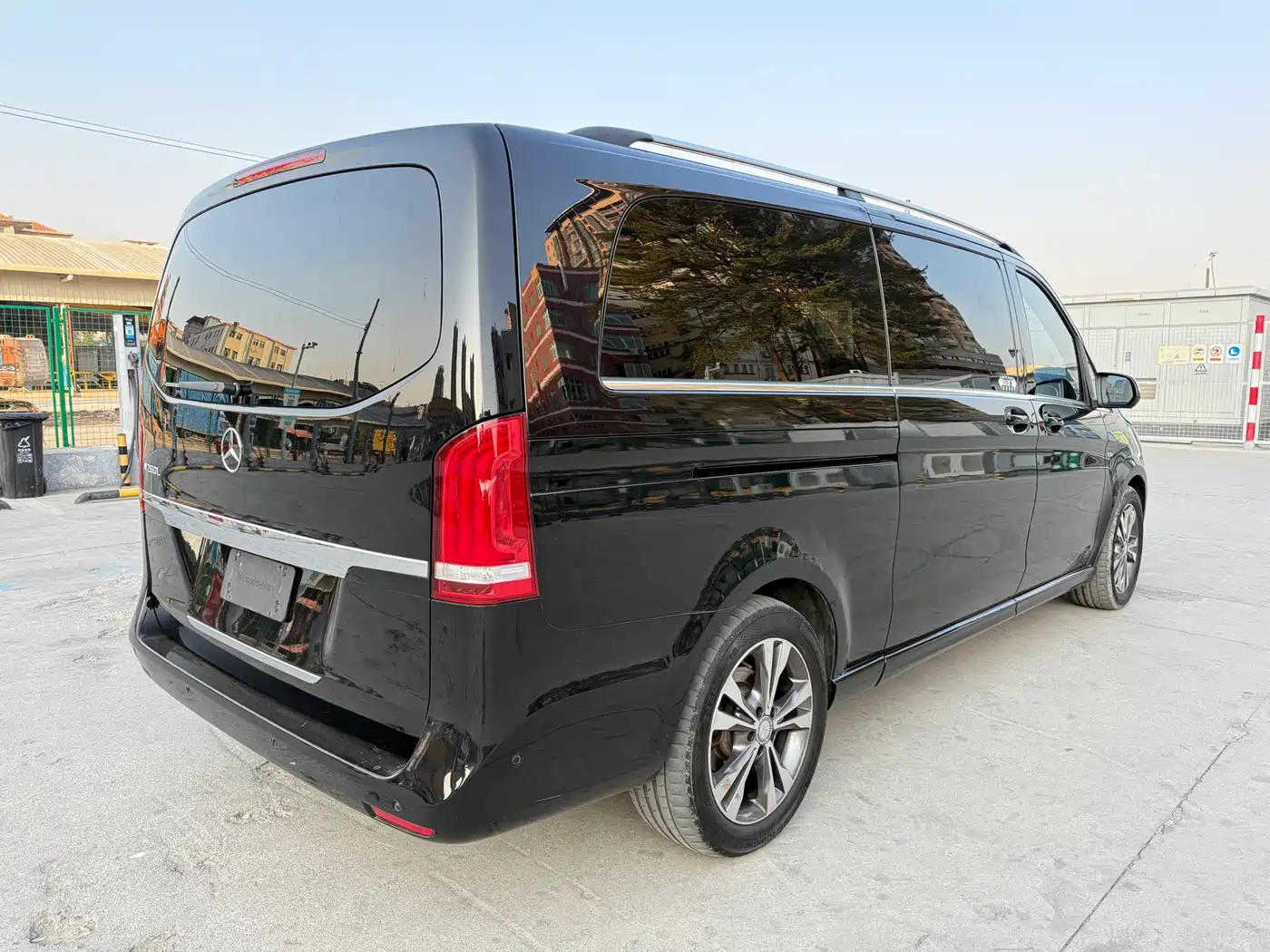 Mercedes-Benz V-Class 2016 V 260 L Premium Long фото 12