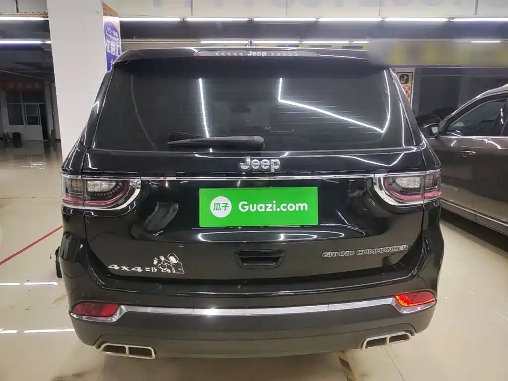 صورة 6 - Jeep Grand Commander