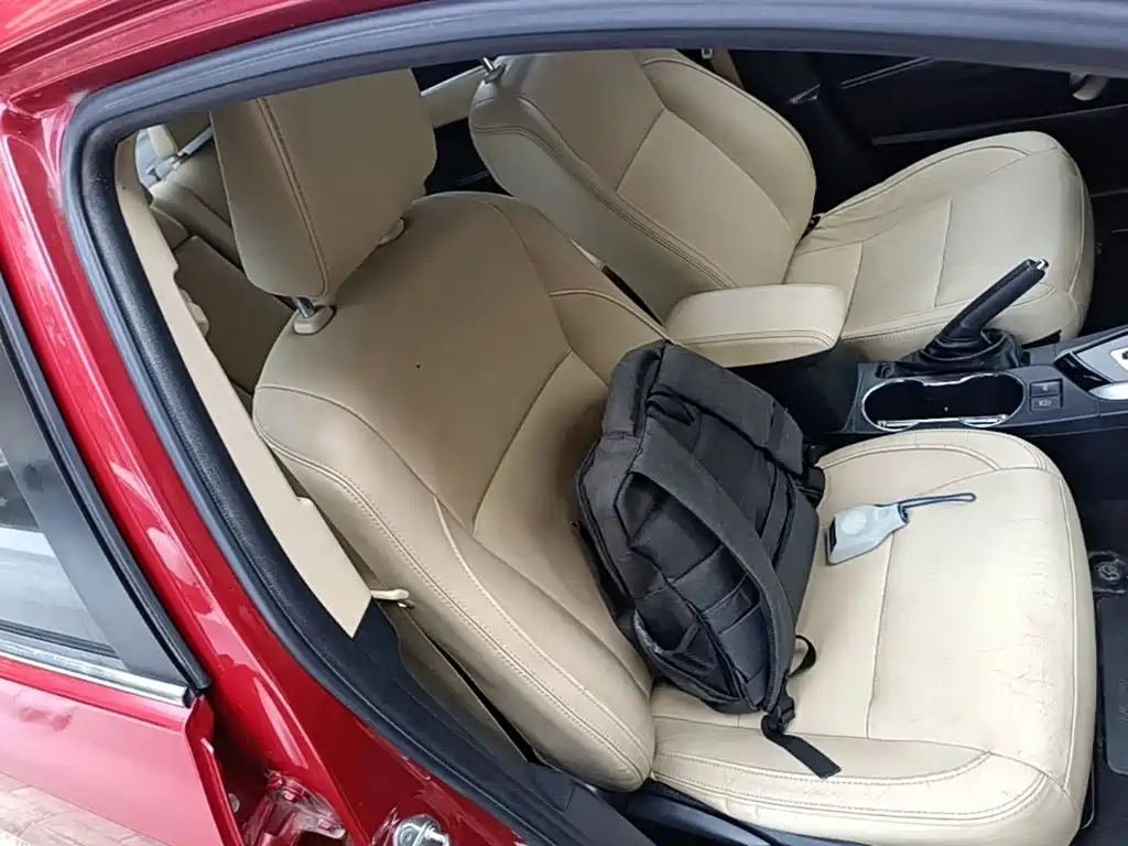 Фото 25 - Toyota Corolla