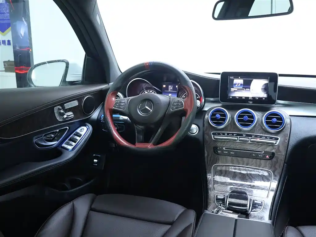 Mercedes-Benz GLC 2017 GLC 300 4MATIC Dynamic фото 14