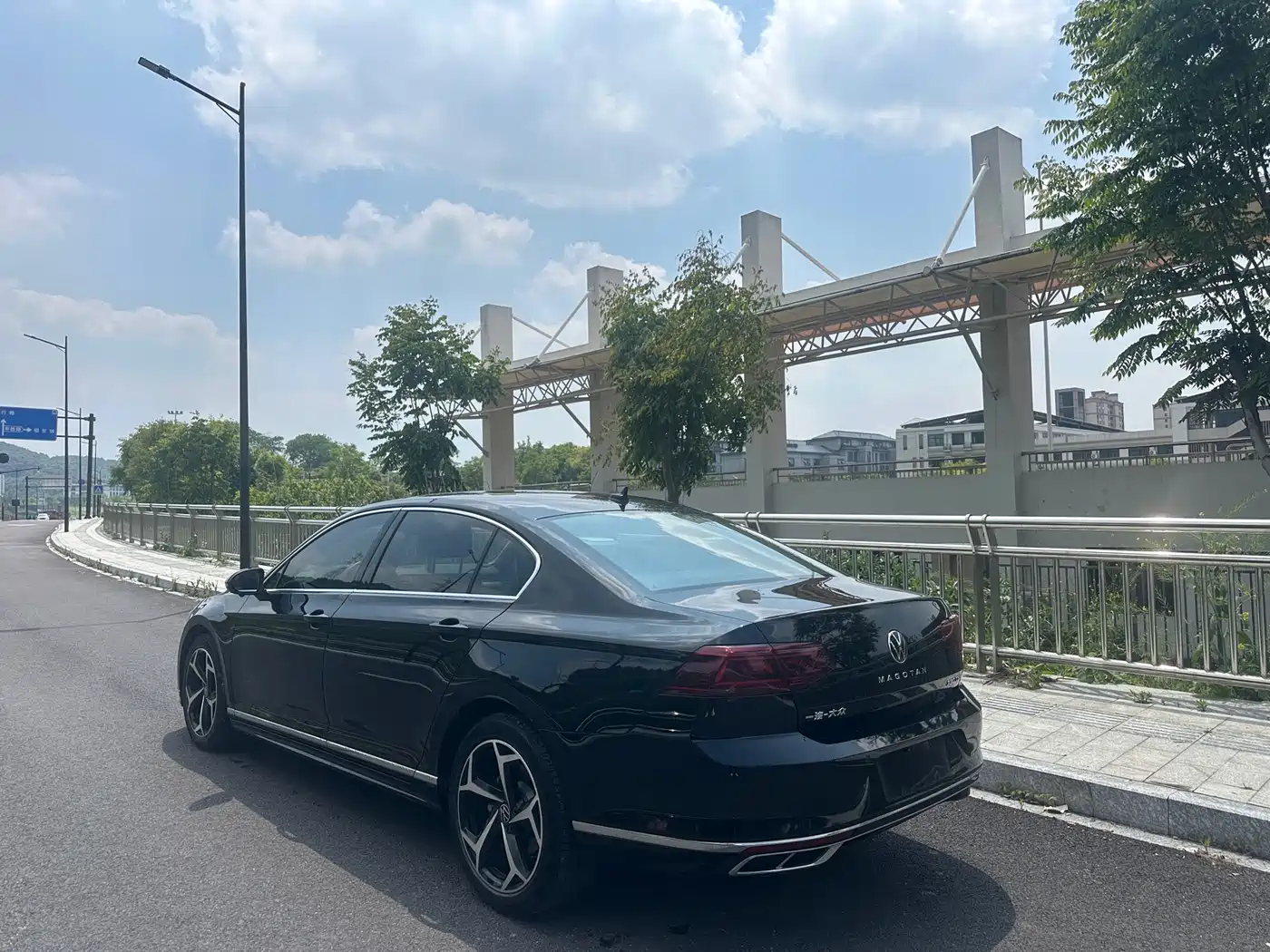 Volkswagen Magotan 2023 2 Million Units Anniversary Edition 330TSI DSG Leading Type фото 4