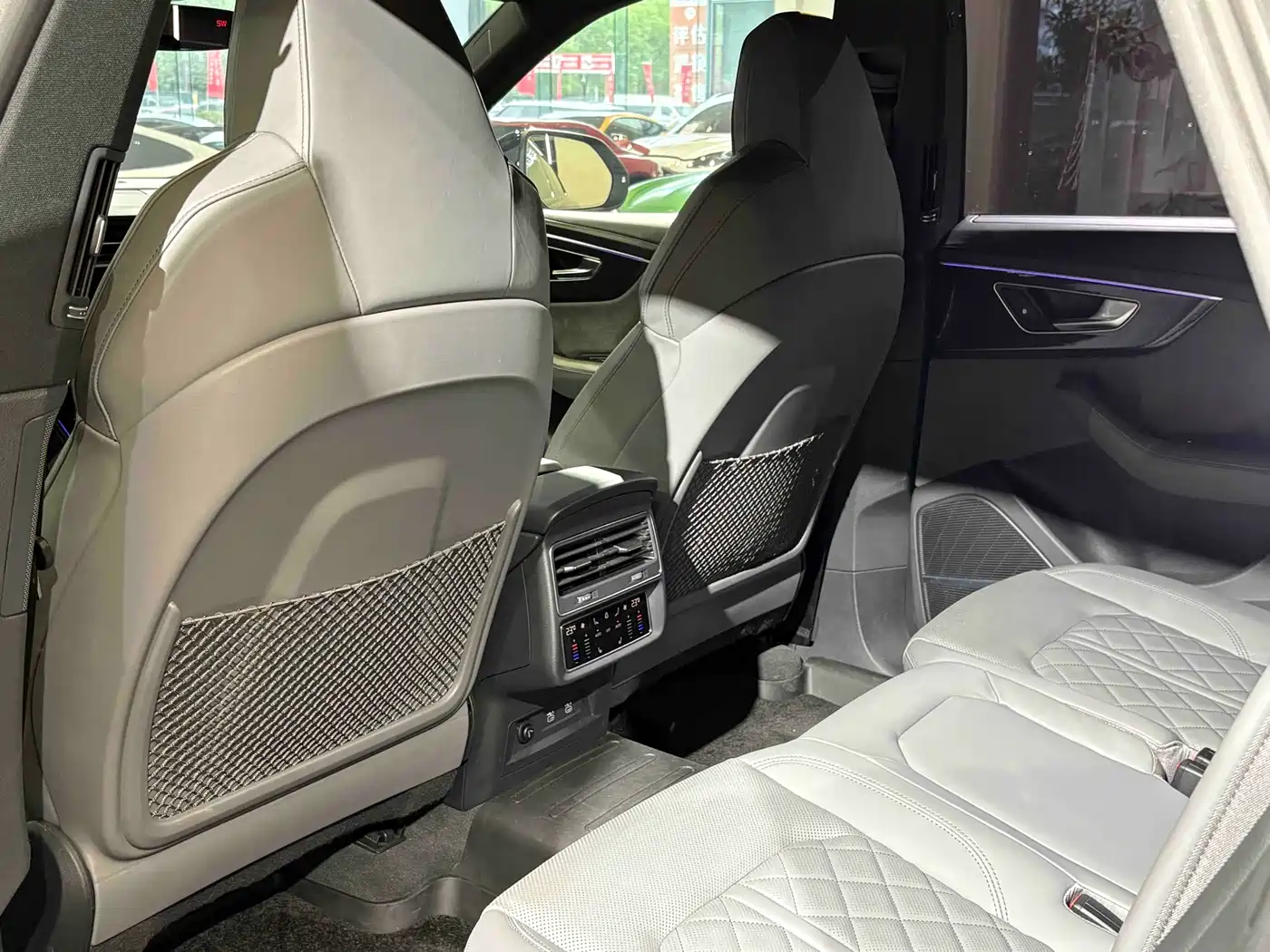 Audi Q8 2021 Model 55 TFSI Exclusive Dynamic фото 18