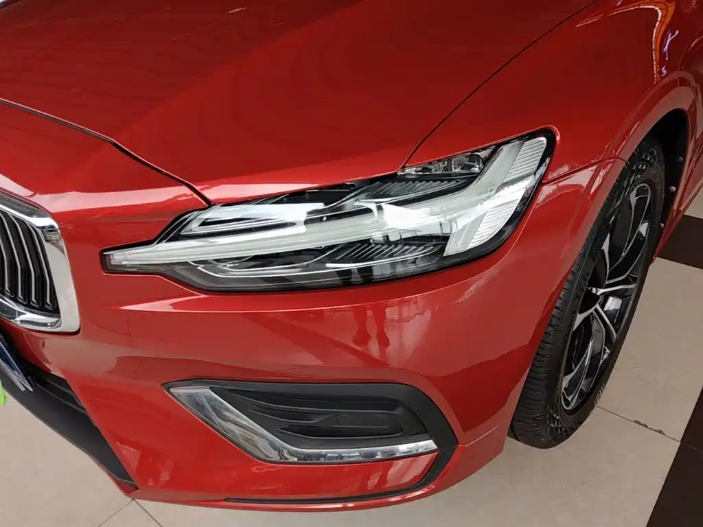 Фото 24 - Volvo S60