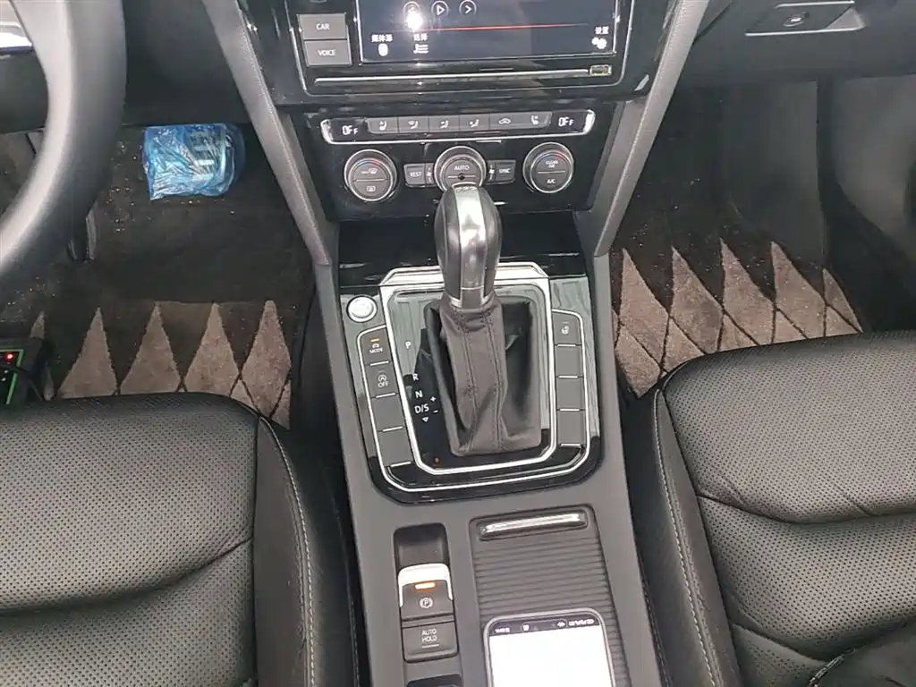 Volkswagen FAW-Volkswagen CC 2019 330TSI Charm Edition China VI фото 14
