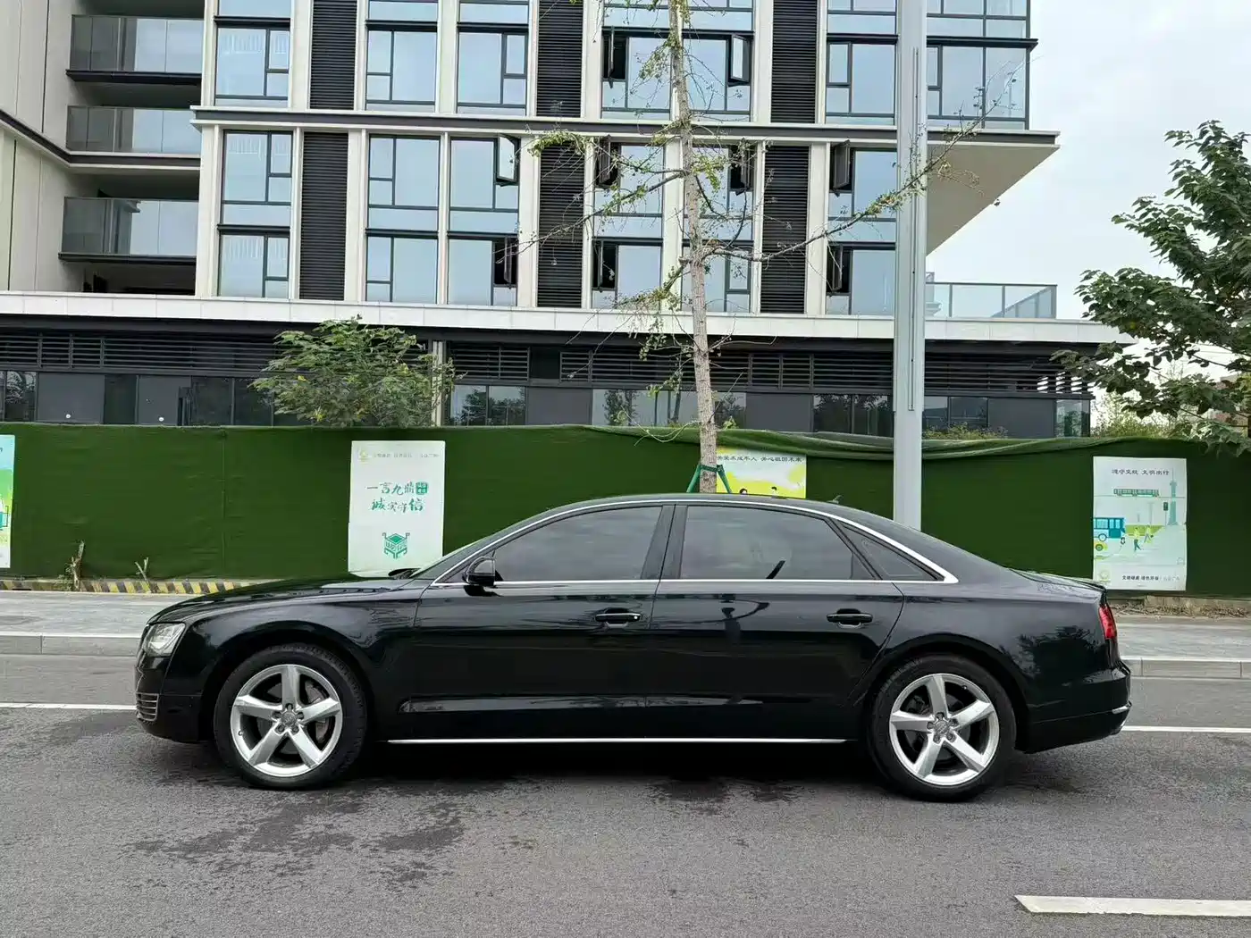 Фото 7 - Audi A8