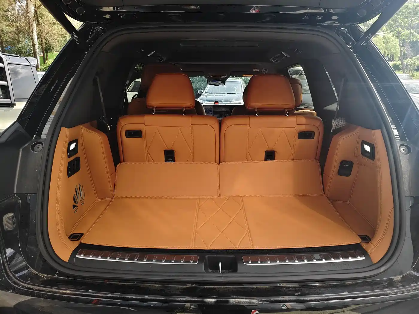 AITO Wenjie AITO M9 2025 Extended Range Ultra 52kWh 6-Seater фото 7