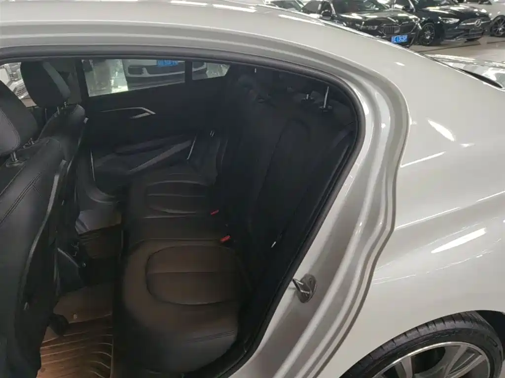 BMW 1 Series 2018 120i Design Package фото 17