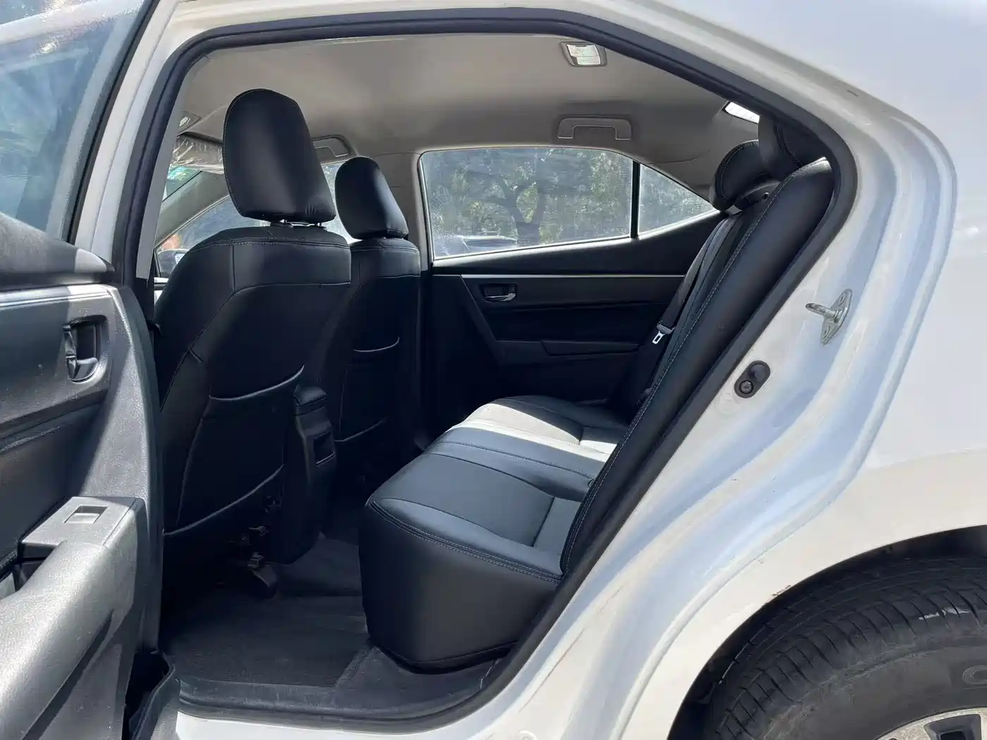 Toyota Corolla 2017 Facelift 1.2T S-CVT GL фото 8