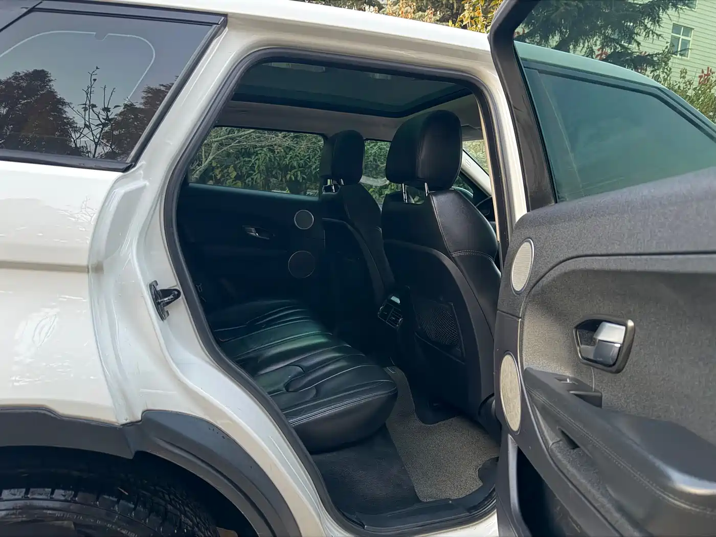 Land Rover Range Rover Evoque 2015 2.0T 5-Door Fashion Edition фото 11