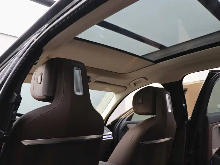 BMW 7 Series 2024 2023 Model 735Li Luxury Package