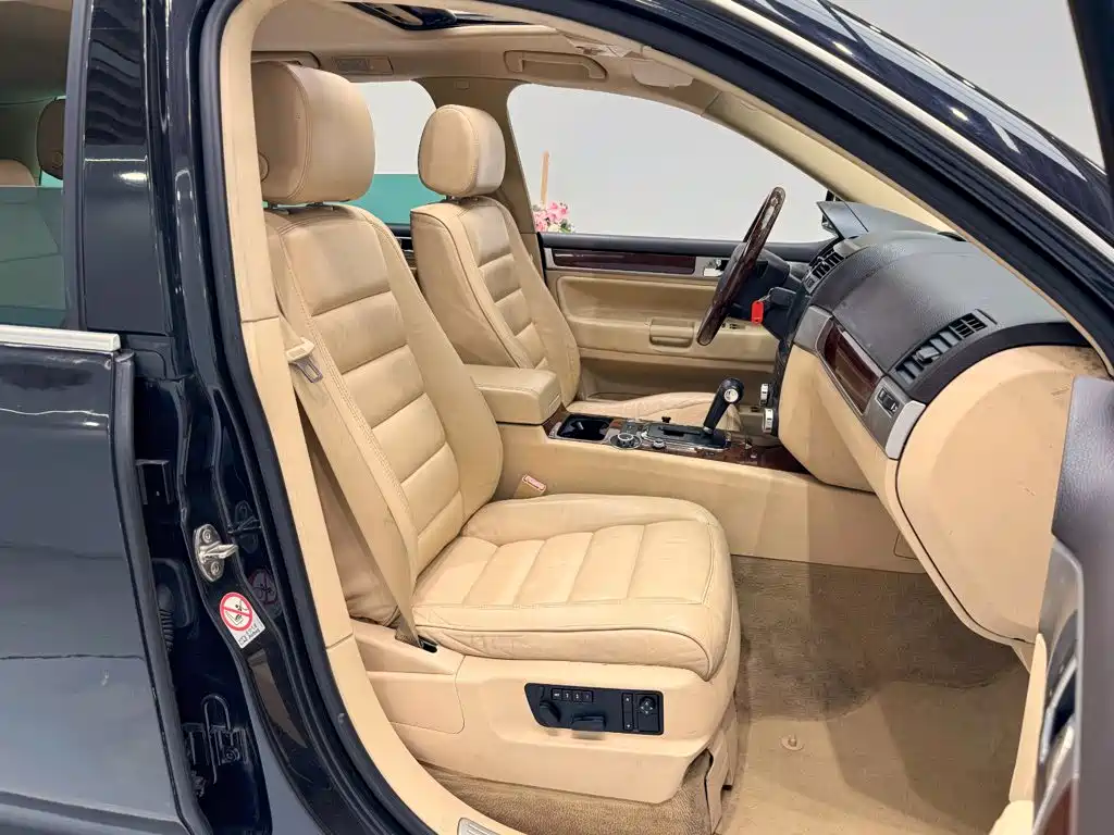 Volkswagen Touareg 2005 2006 4.2L Premium Edition