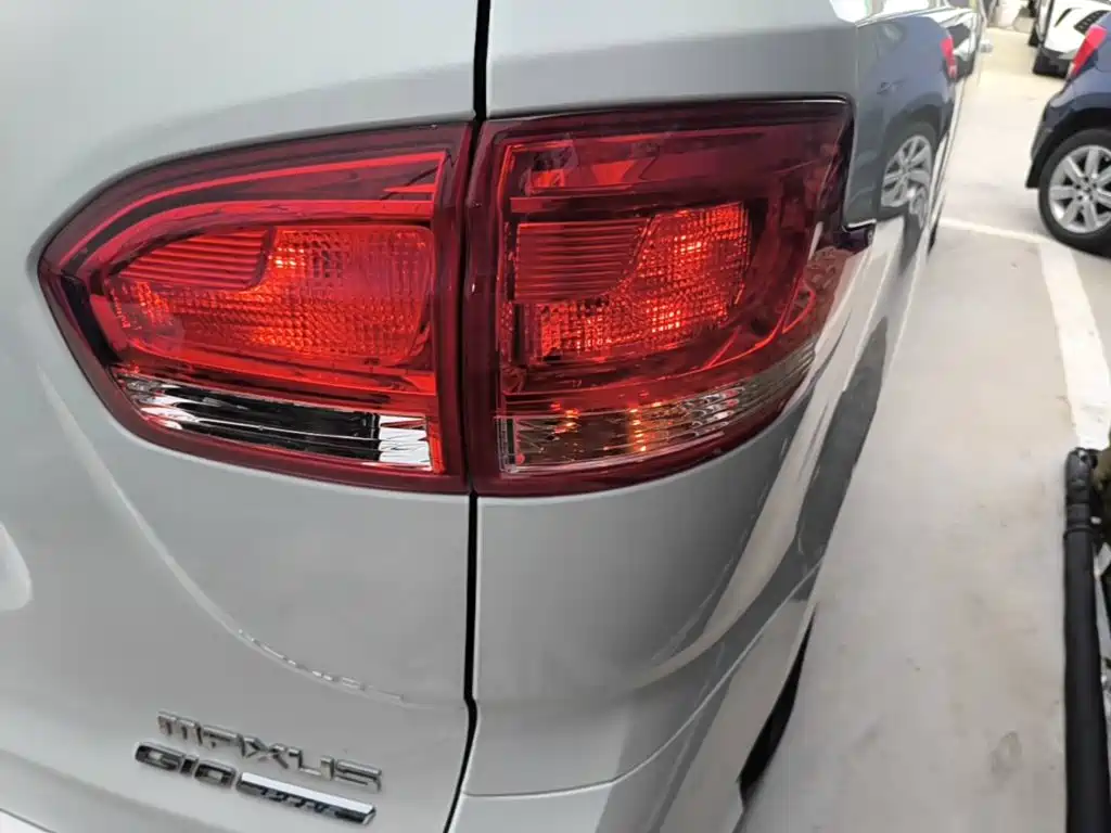 SAIC Maxus Maxus G10 2021 2019 Facelift PLUS 2.0T Automatic Elite Edition China VI