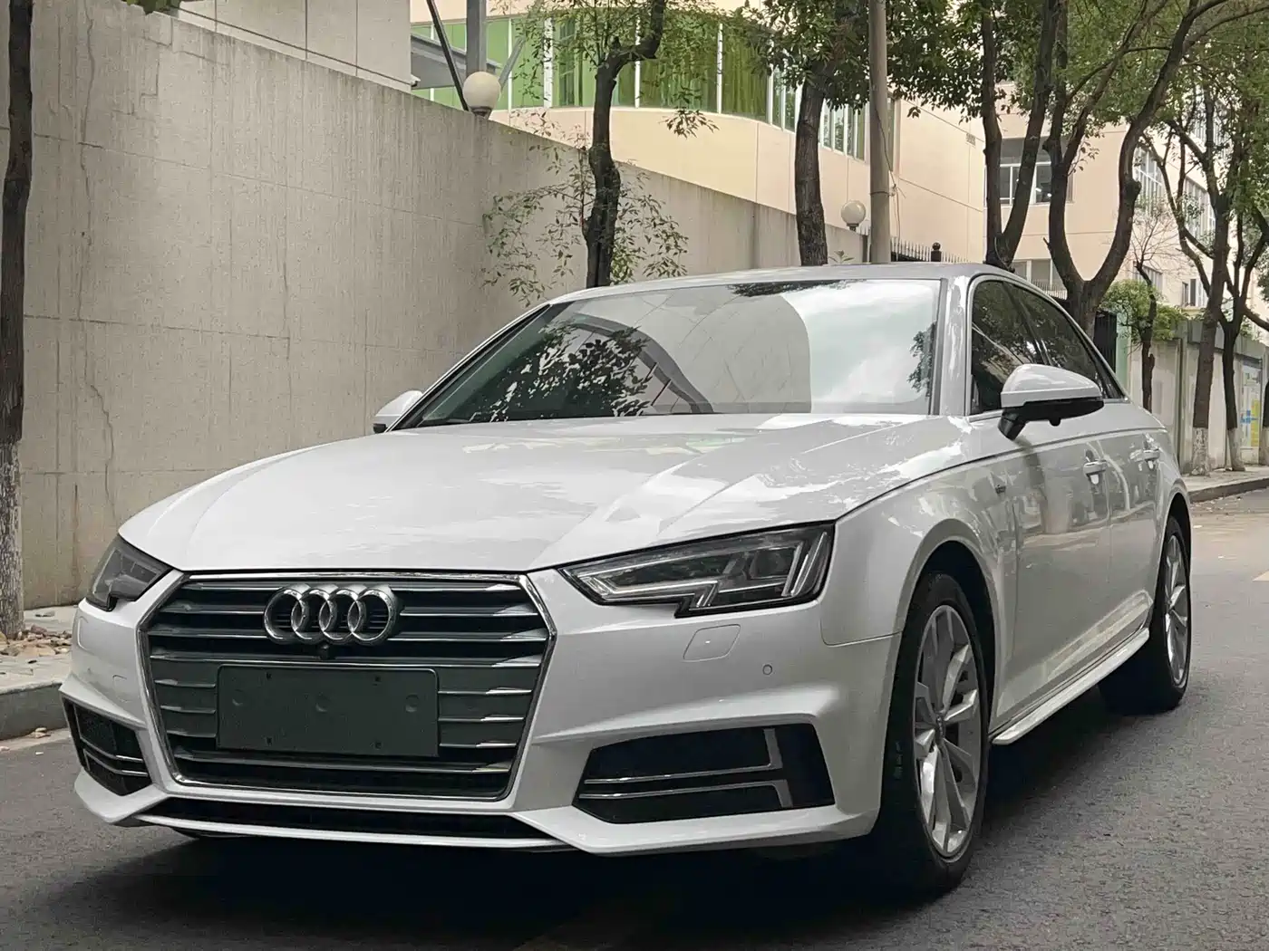 Audi A4L 2018 30th Anniversary 40 TFSI Fashion