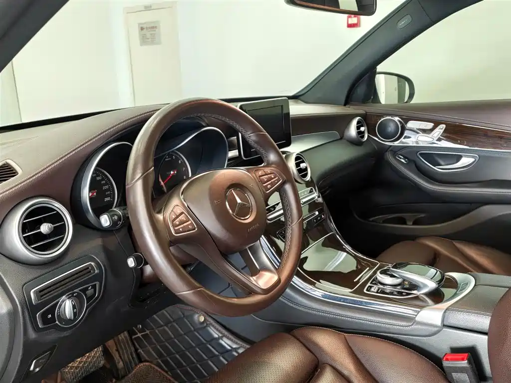 Mercedes-Benz GLC 2019 GLC 260 4MATIC Dynamic фото 11
