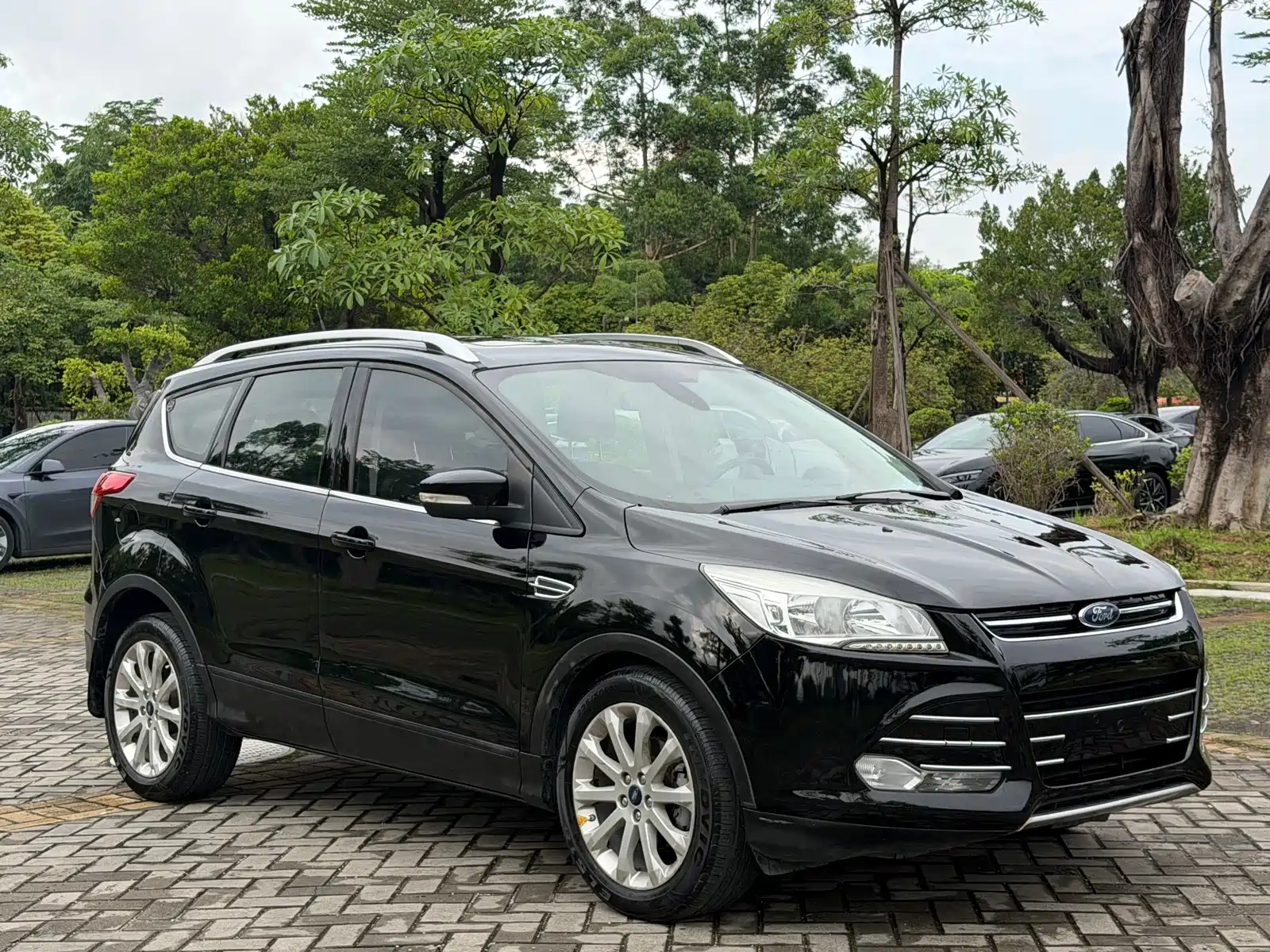 Фото 2 - Ford Kuga