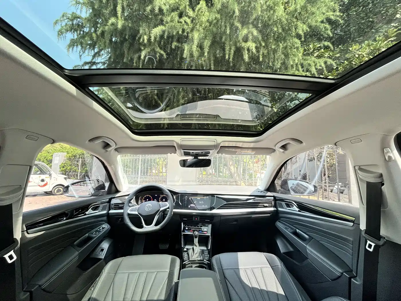 Volkswagen Passat 2024 380TSI Dragon Soaring Edition фото 5