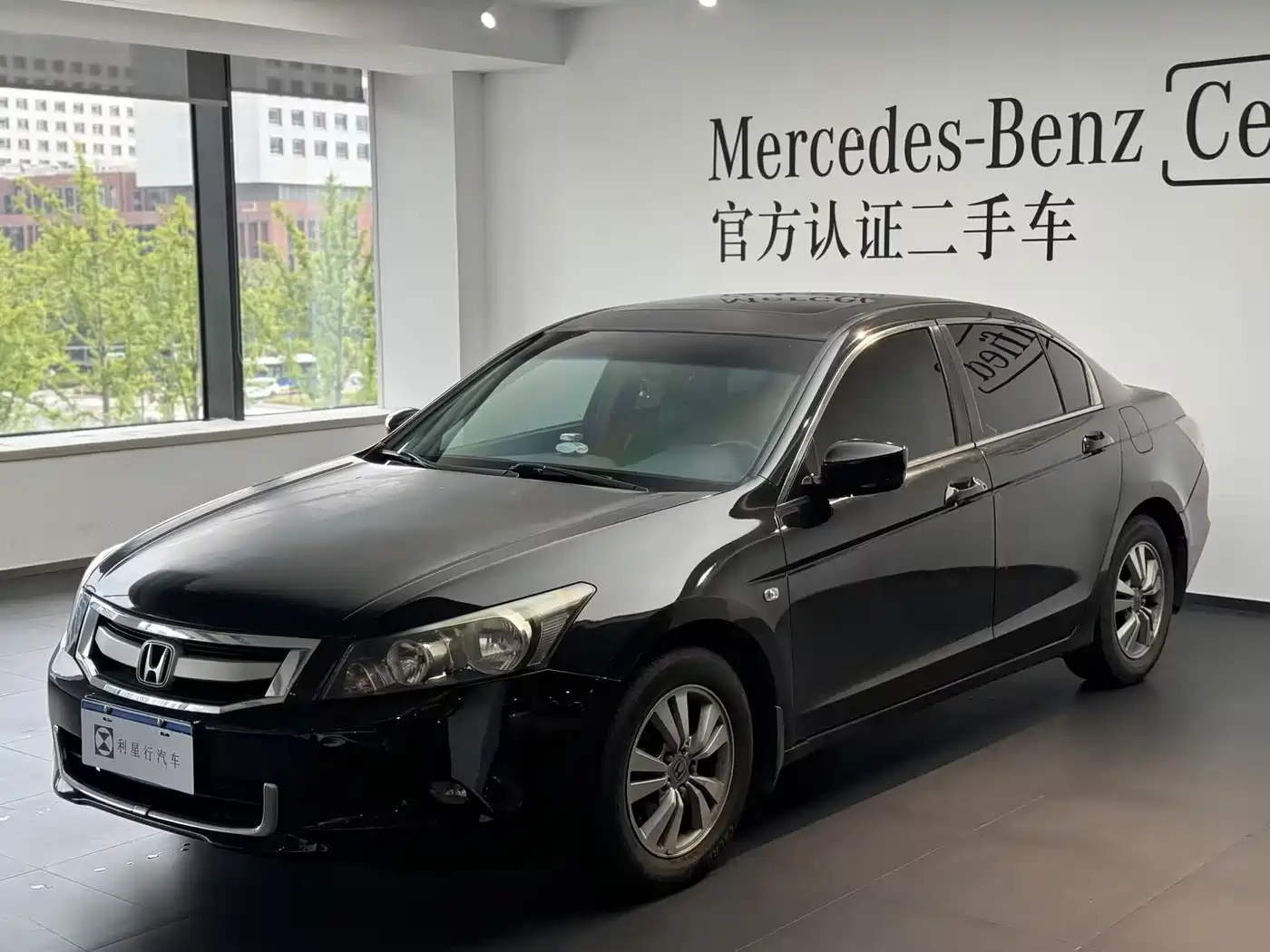 Фото 4 - Honda Accord