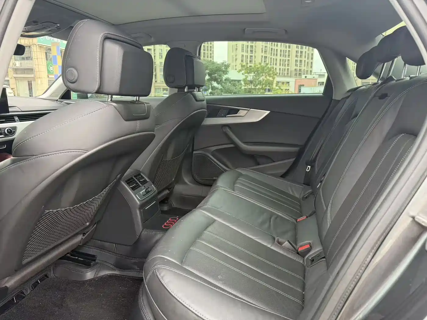 Фото 6 - Audi A4L