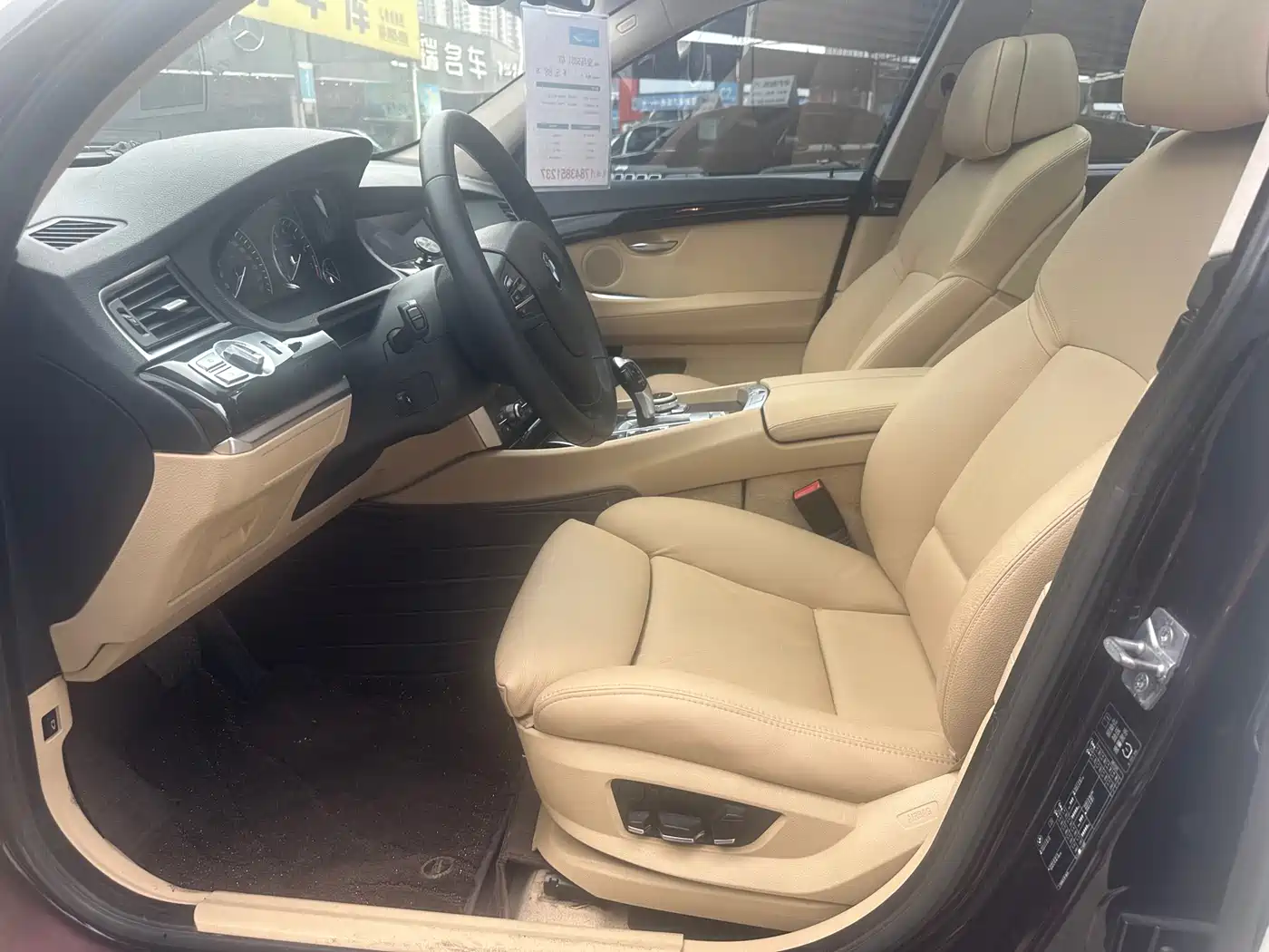 BMW 5 Series GT 2011 535i Elegance фото 12