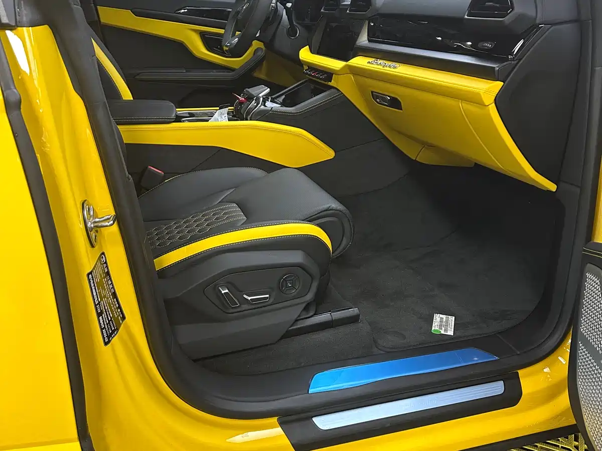 Lamborghini Urus SE 2025 4.0T Standard Edition фото 4