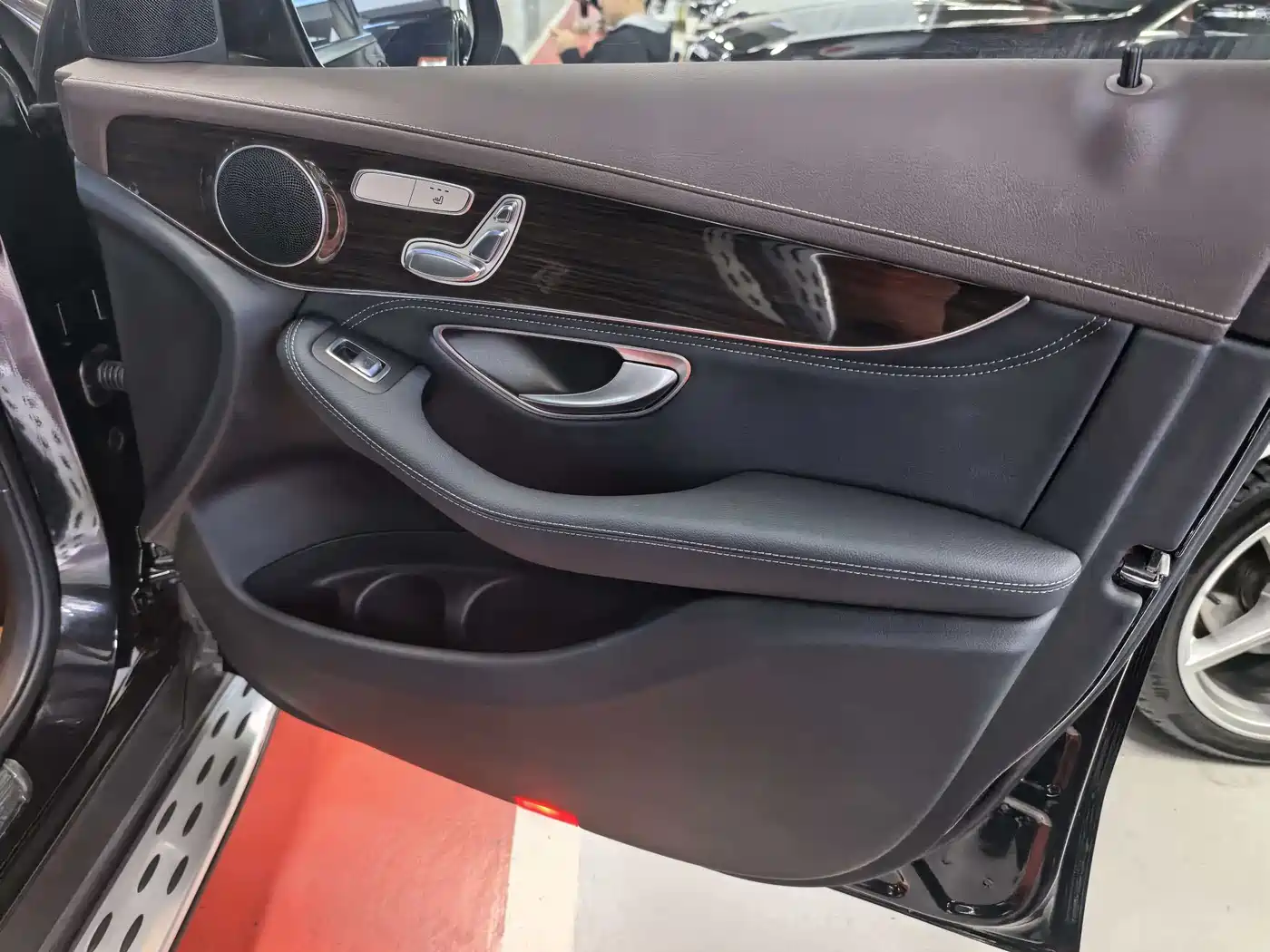 Mercedes-Benz GLC 2018 GLC 260 4MATIC Luxury фото 17