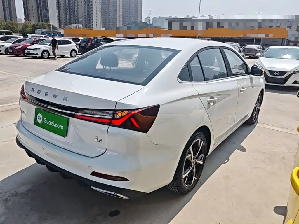 Фото 7 - Roewe i5