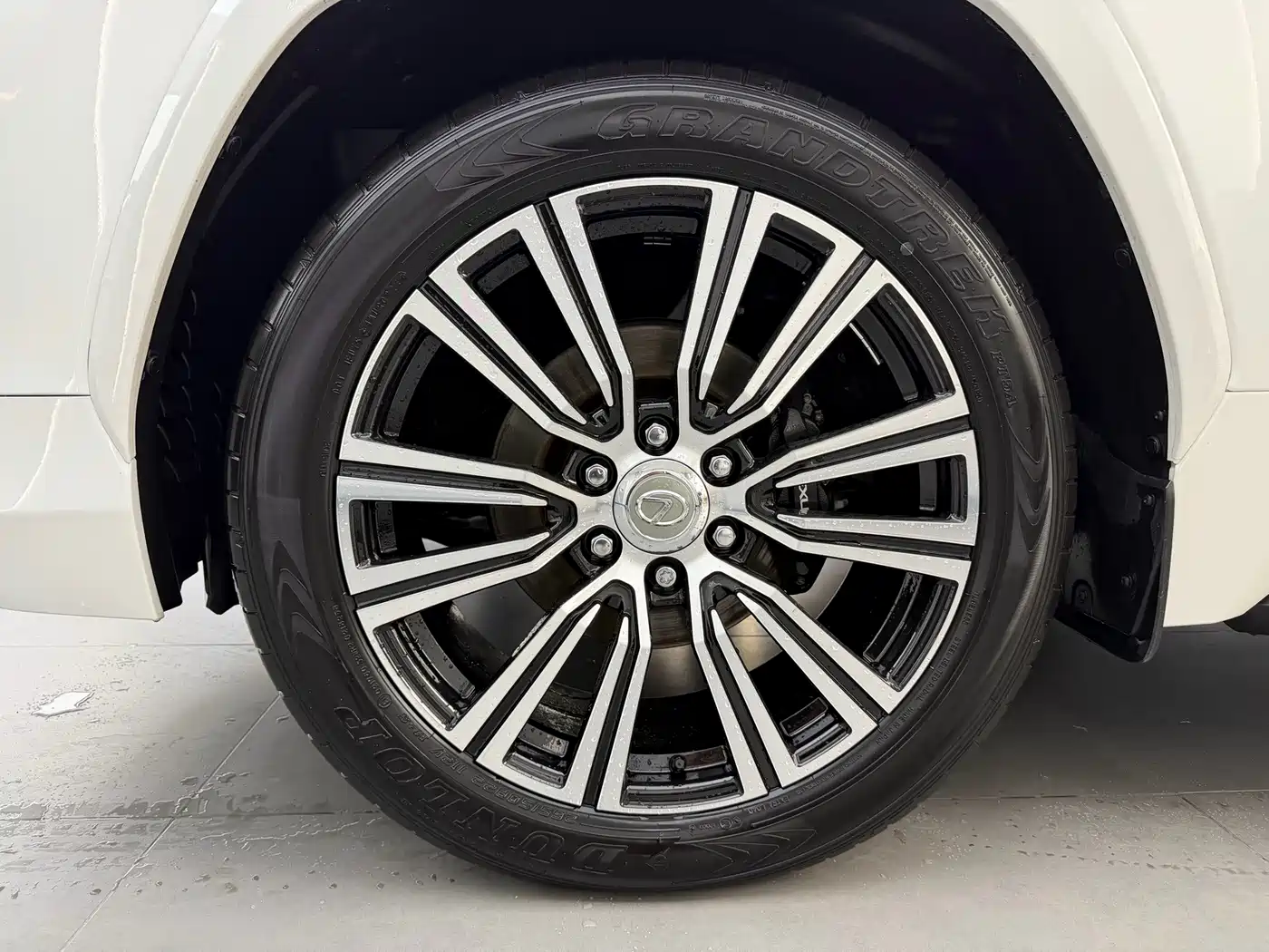 Lexus LX 2025 2025 700h Leading Edition