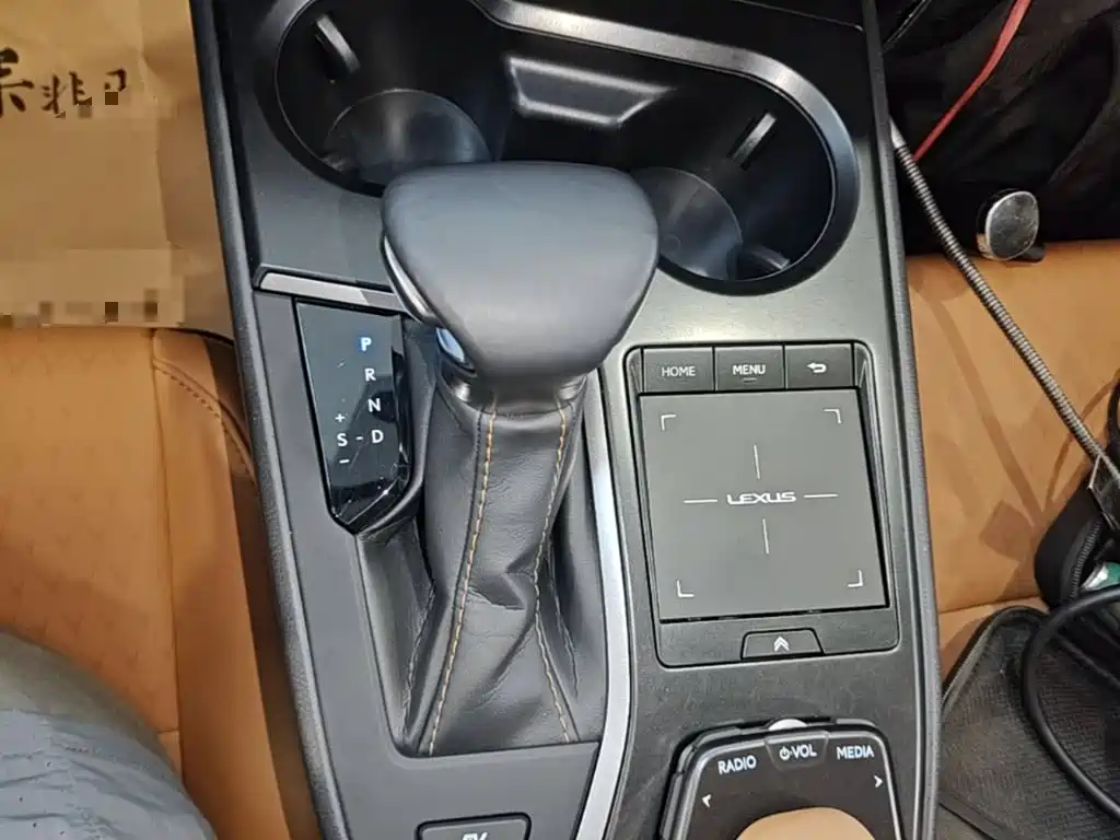 Lexus UX 2021 2020 260h Explore Cool Edition