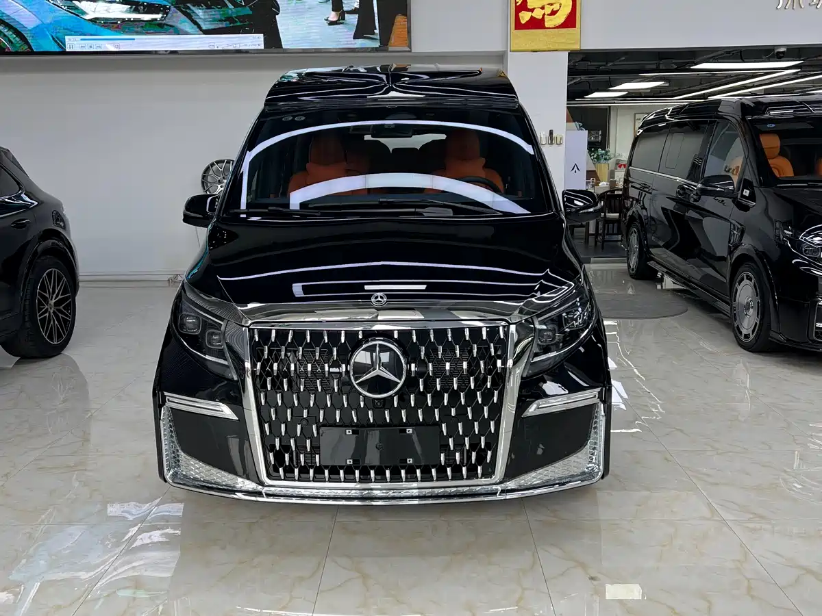 Mercedes-Benz V-Class 2024 V 300 L Long Wheelbase Luxury Edition фото 2
