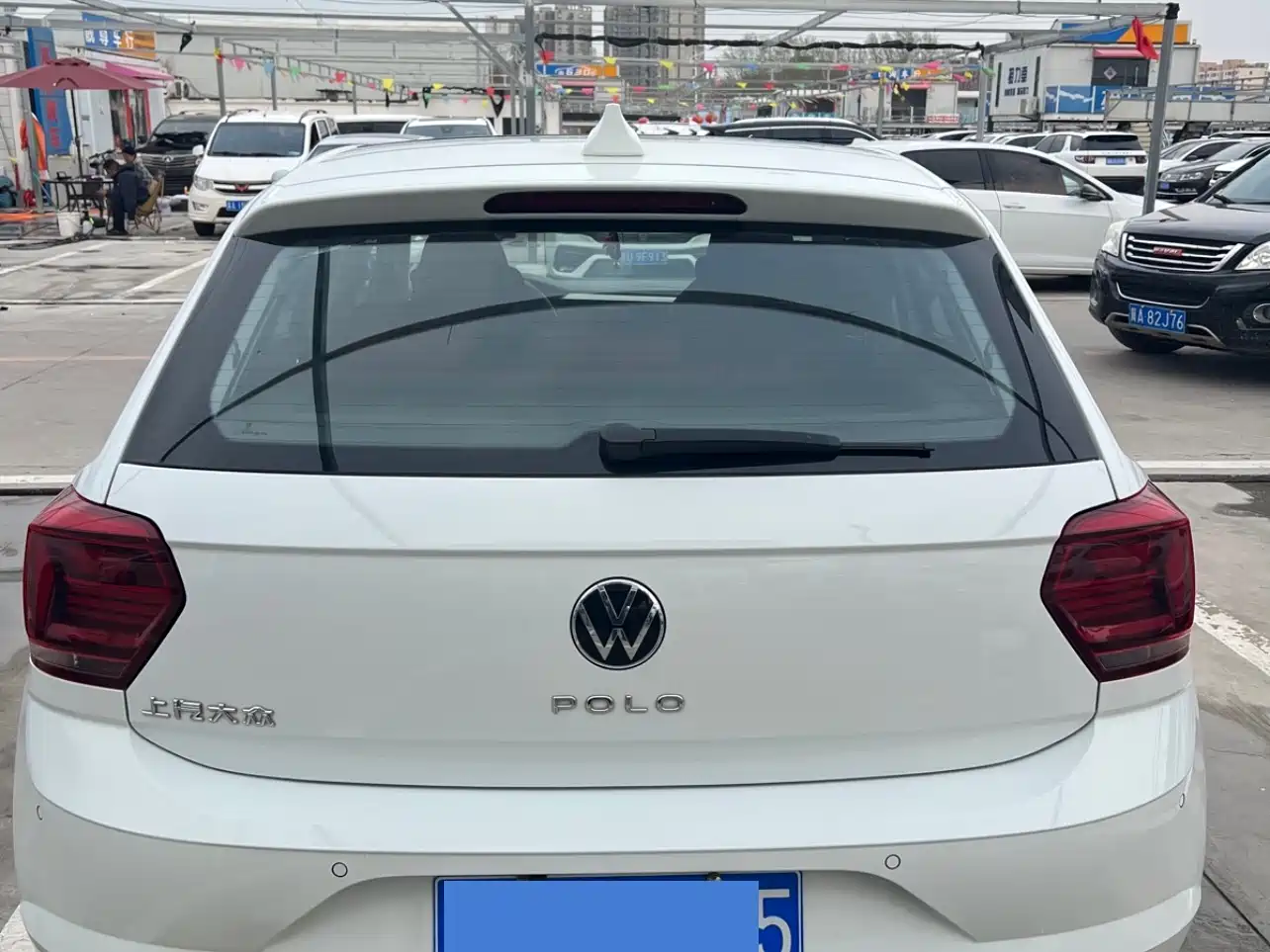 VOLKSWAGEN POLO