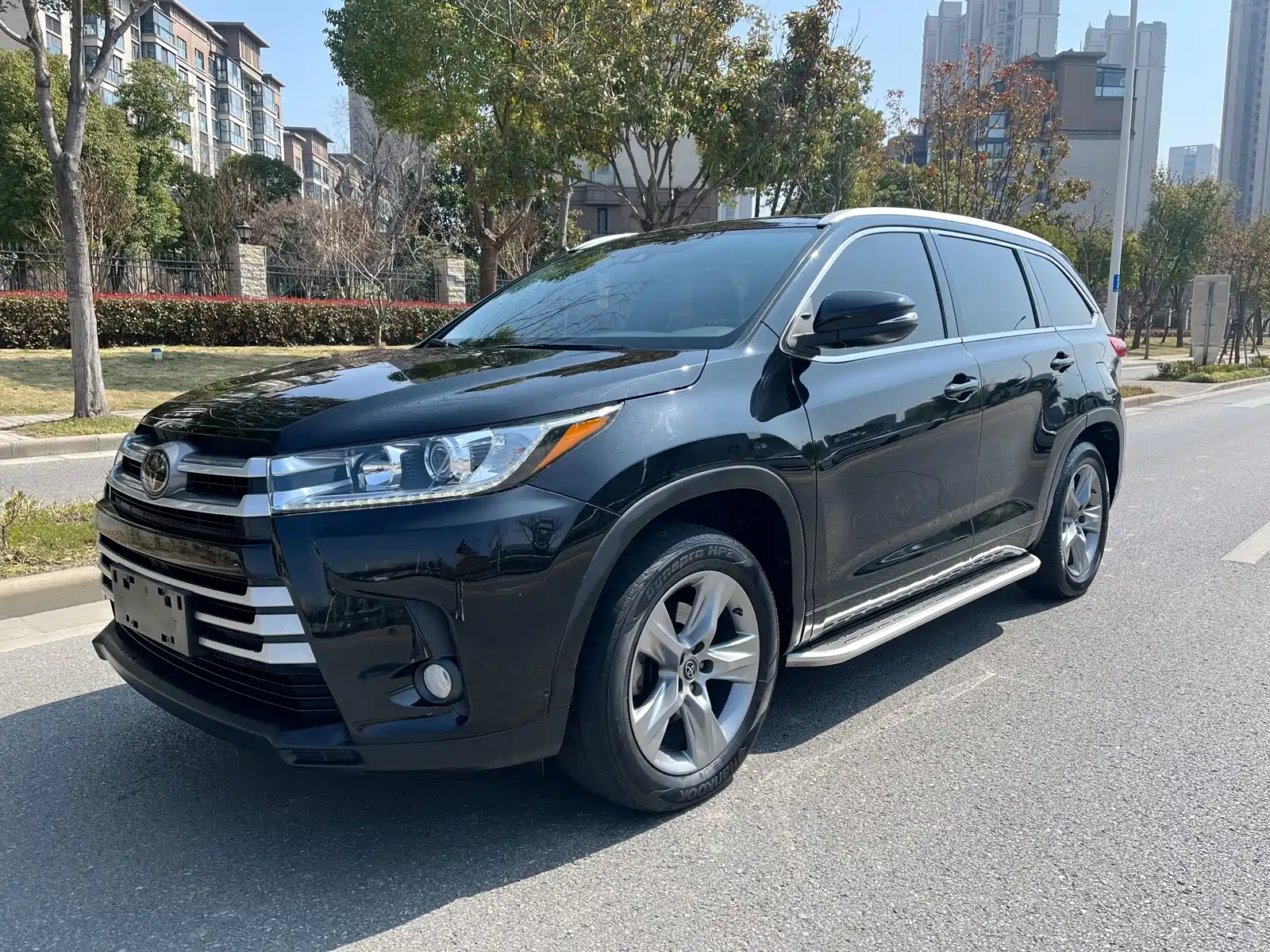 Фото 1 - Toyota Highlander
