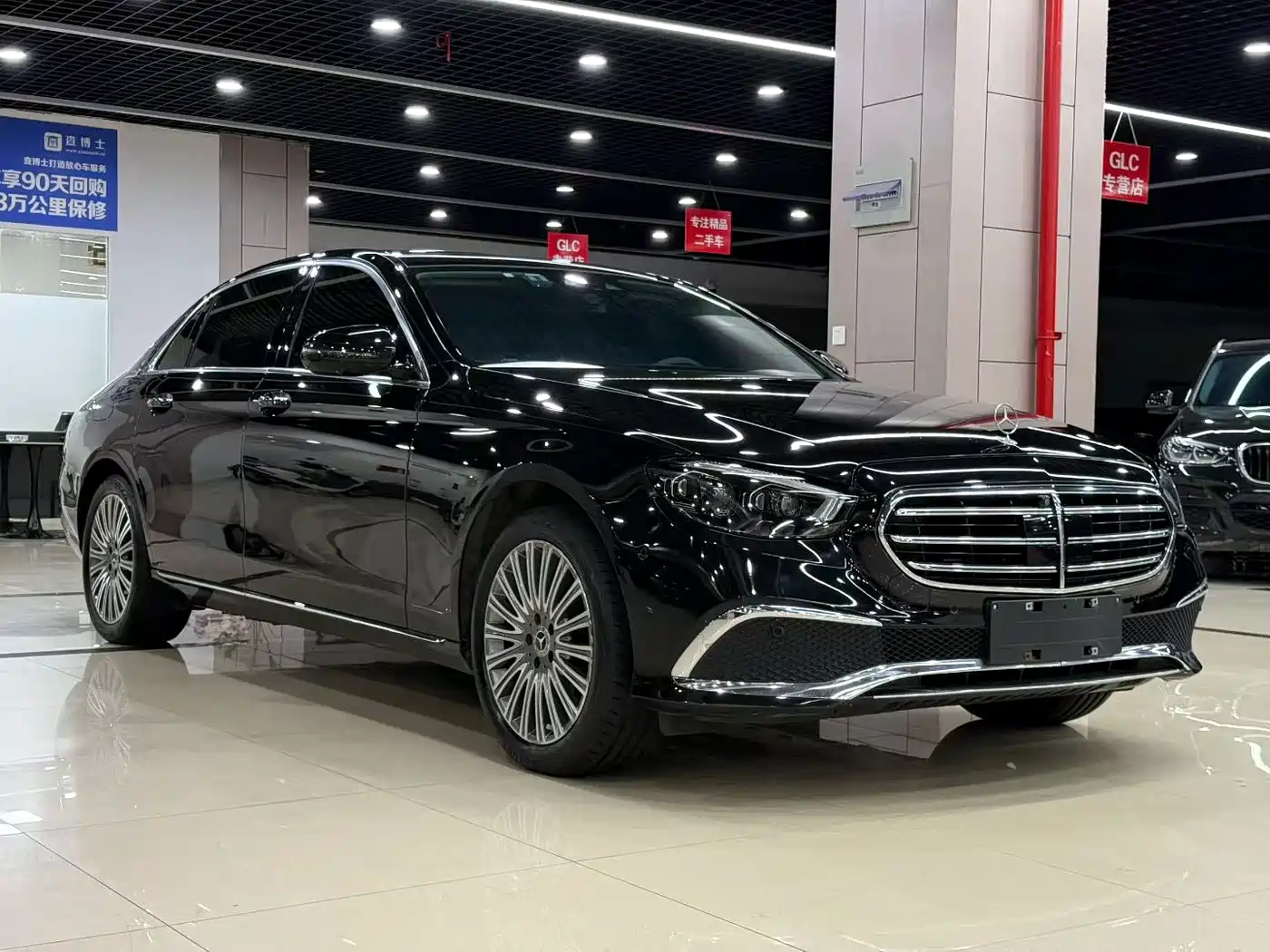 Фото 1 - Mercedes-Benz E-Class