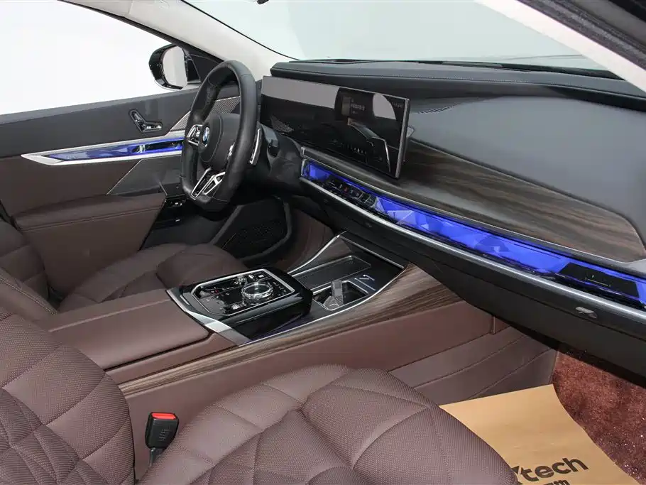 BMW 7 Series 2023 Model 740Li Leading M Sport Package фото 19