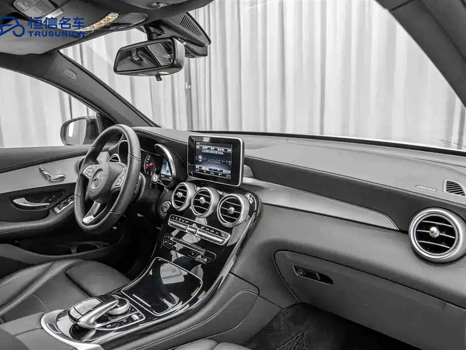 Mercedes-Benz GLC Coupe 2019 GLC 200 4MATIC Coupe SUV фото 14
