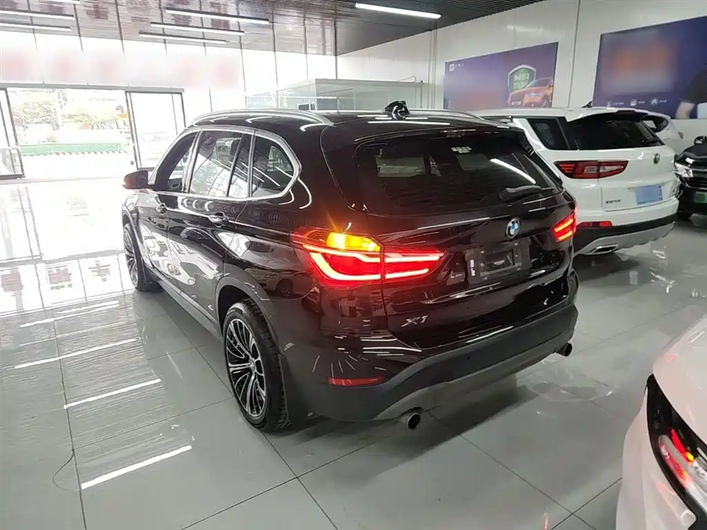 BMW X1 2019 sDrive20Li Leading Model фото 5