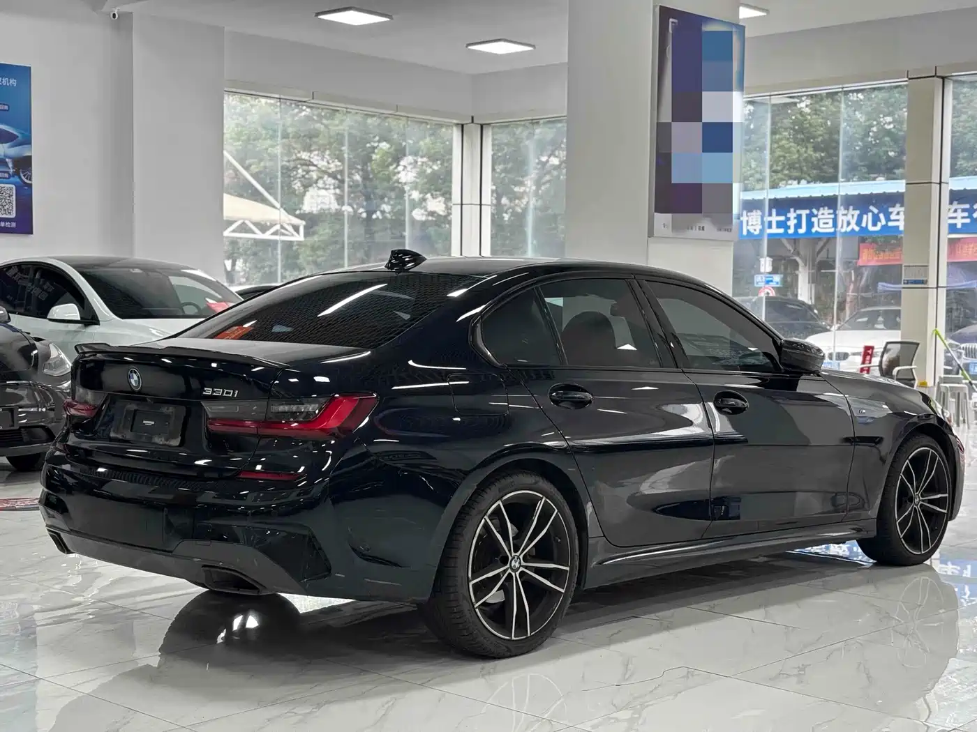 Фото 10 - BMW 3 Series