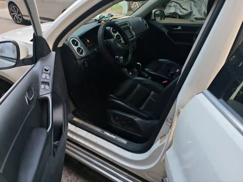 Volkswagen Tiguan 2015 1.8TSI Automatic 2WD Highline фото 12