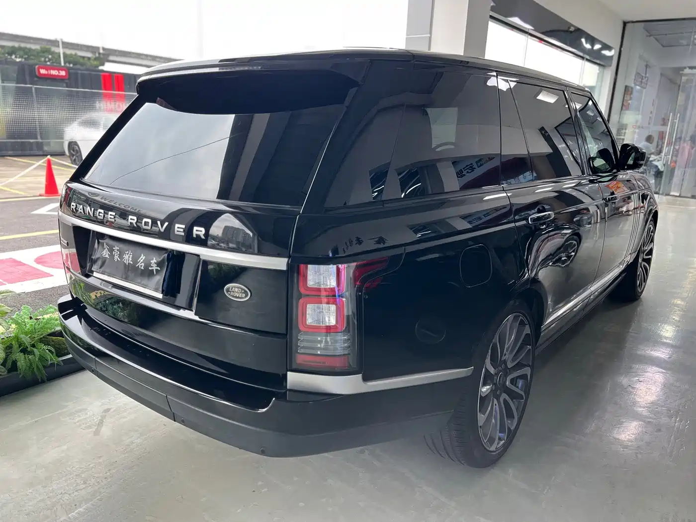 Фото 9 - Land Rover Range Rover