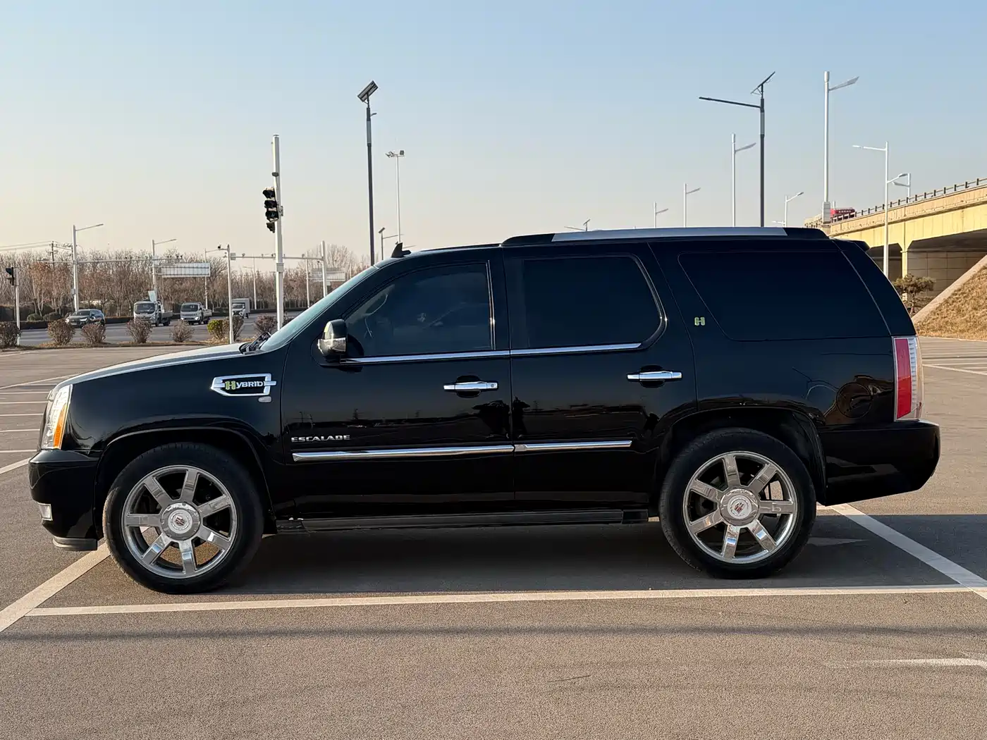 Cadillac Escalade 2010 6.0 Hybrid фото 4