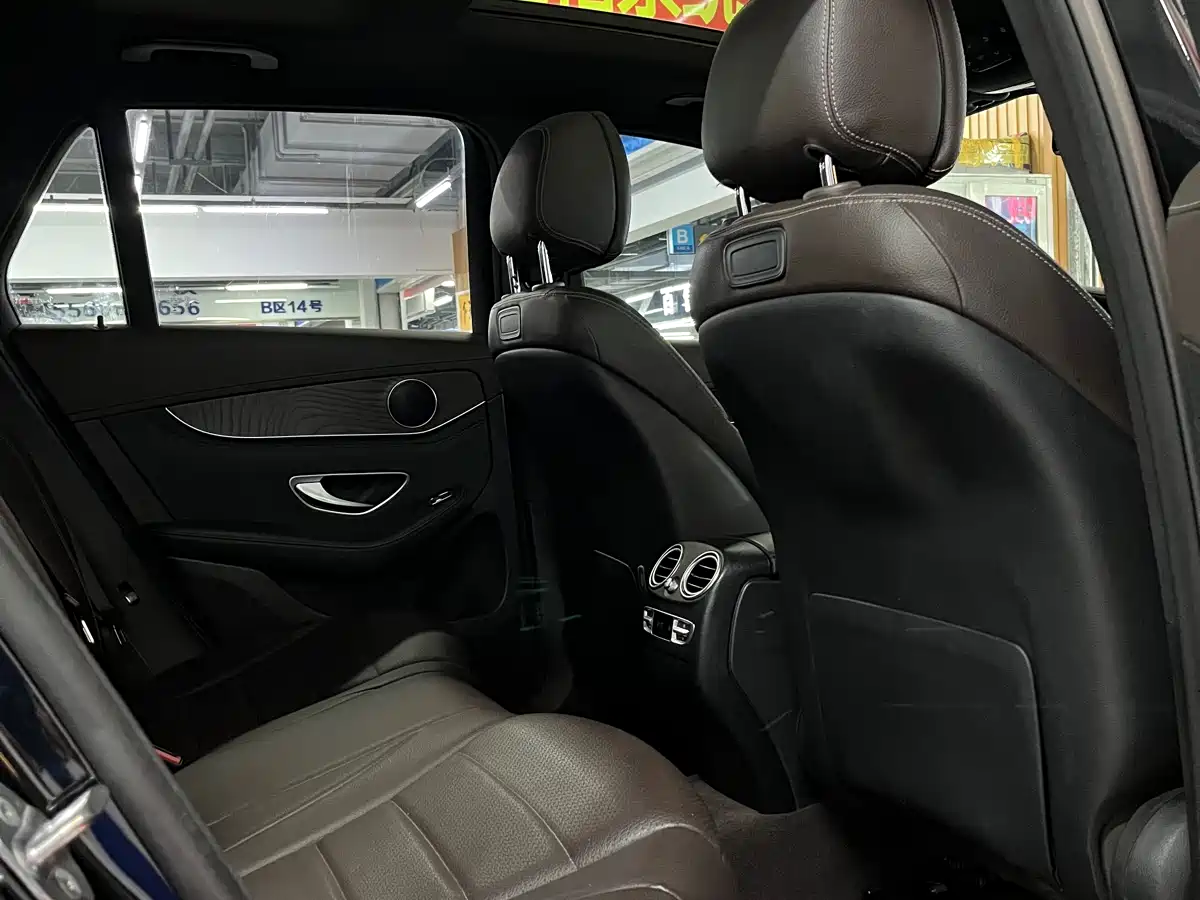 Mercedes-Benz GLC 2017 GLC 300 4MATIC Dynamic фото 14